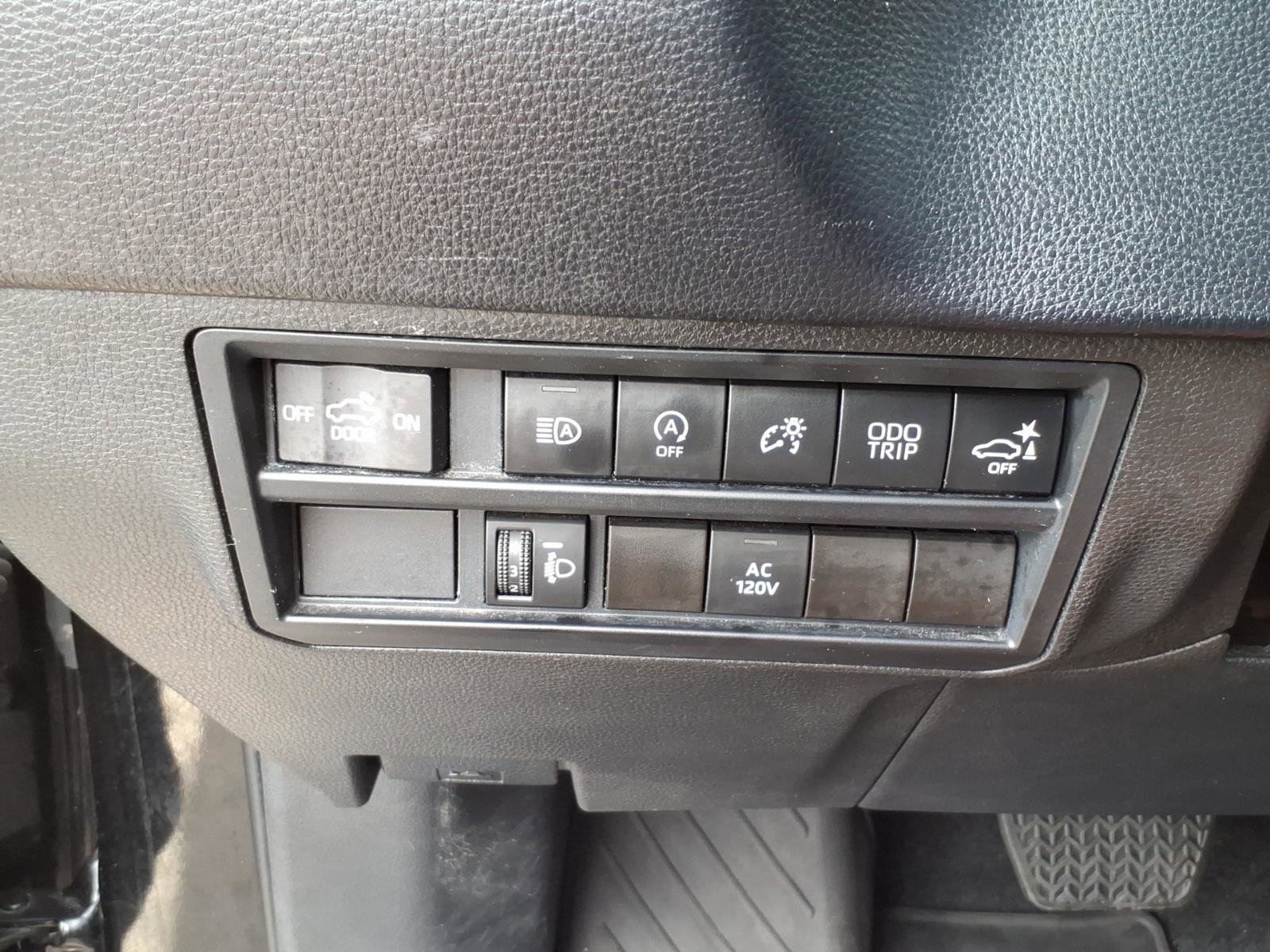 Used 2022 Toyota Tundra SR5 w/ SR5 Premium Package AWD/4WD image 16