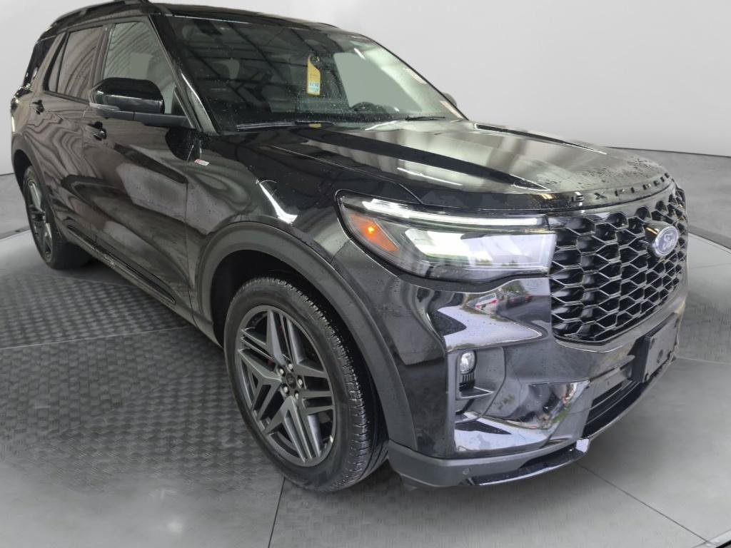 Certified 2025 Ford Explorer ST-Line w/ ST-Line Street Pack AWD/4WD image 4