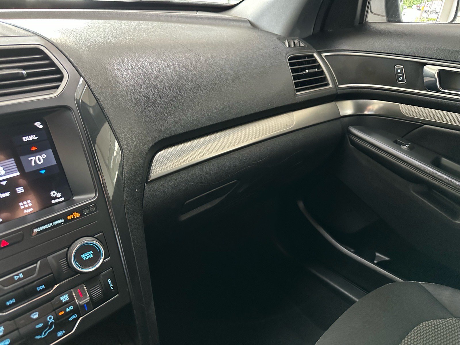 Certified 2019 Ford Explorer XLT w/ Equipment Group 201A FWD image 29