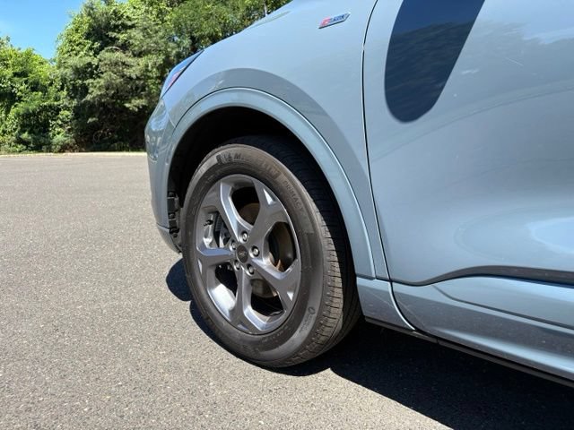 Certified 2023 Ford Escape ST-Line w/ Tech Pack #1 AWD/4WD image 14