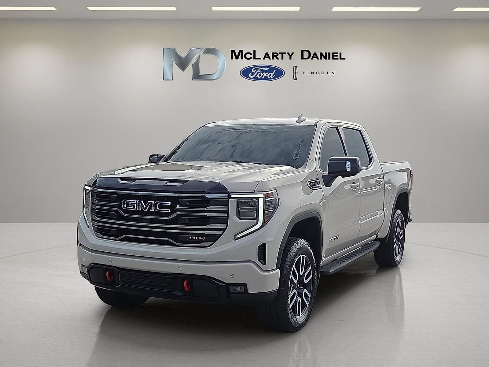 Used 2026 GMC Sierra 1500 AT4 w/ AT4 Premium Package AWD/4WD image 2