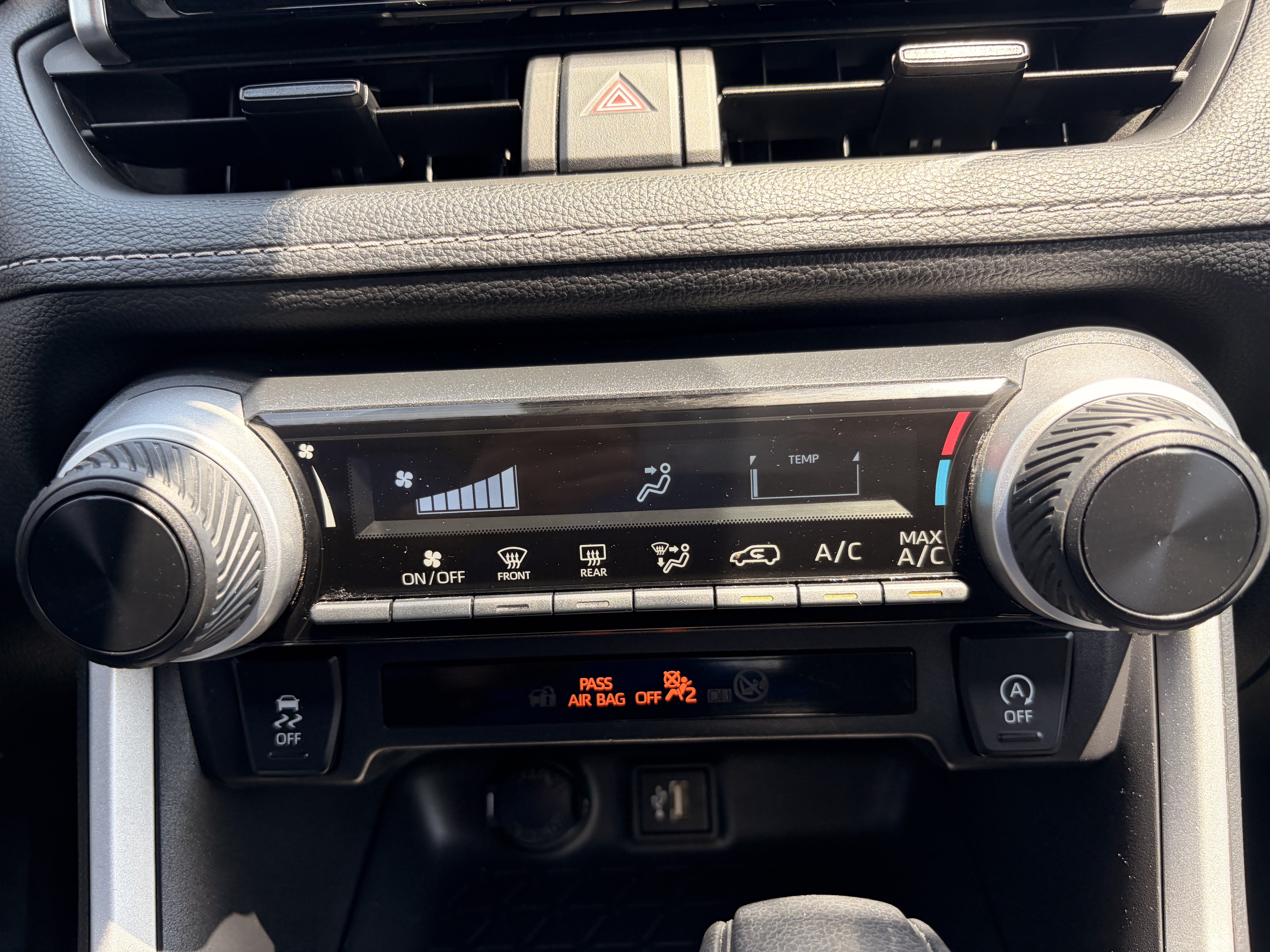 Used 2025 Toyota RAV4 LE AWD/4WD image 19
