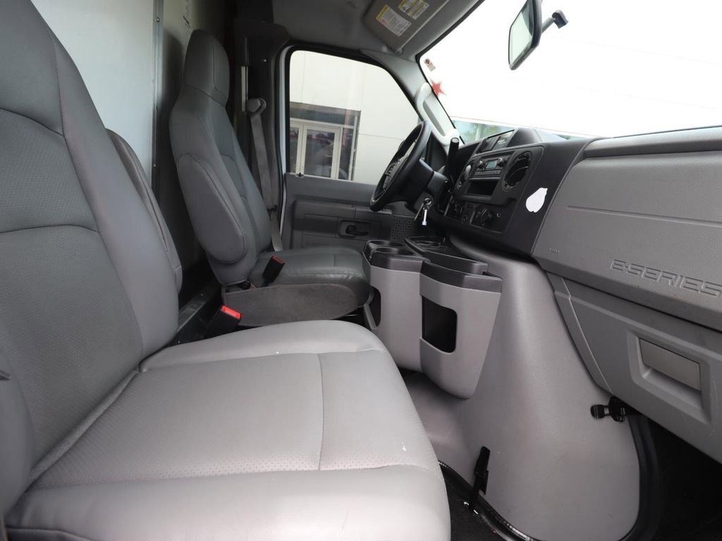 Certified 2022 Ford E-350 and Econoline 350 Super Duty w/ Power Windows & Locks Group RWD image 16