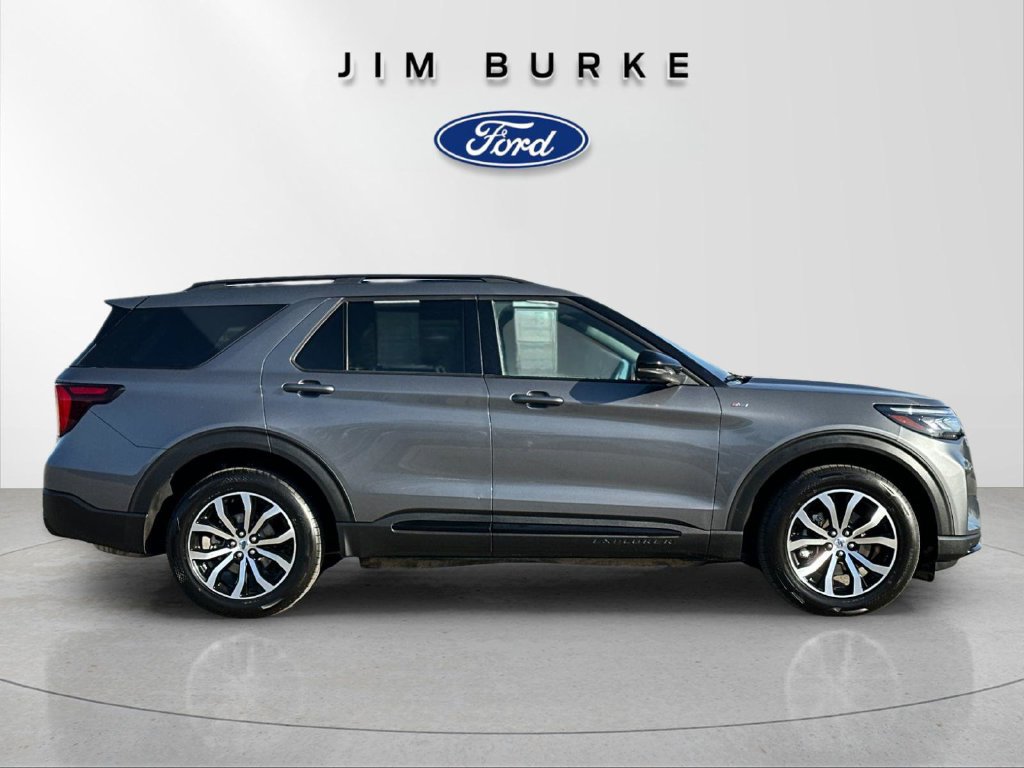 Certified 2025 Ford Explorer ST-Line AWD/4WD image 6