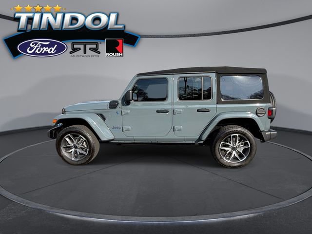 Used 2024 Jeep Wrangler Unlimited image 6