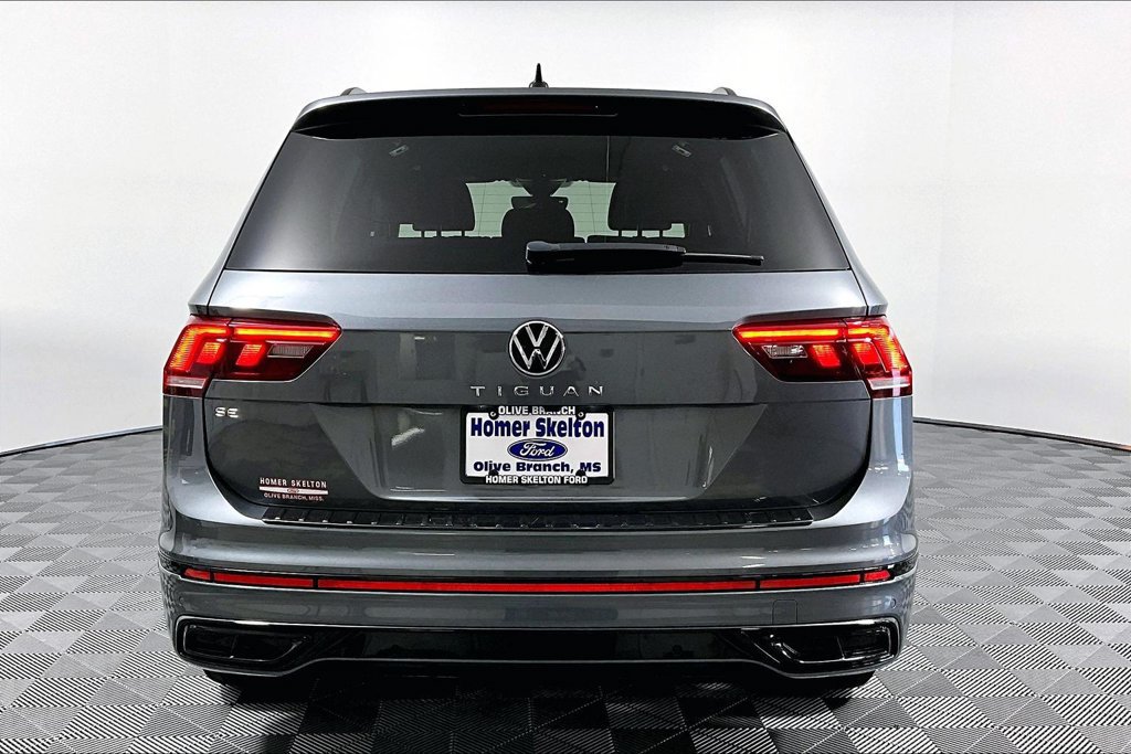 Used 2023 Volkswagen Tiguan SE R-Line FWD image 4