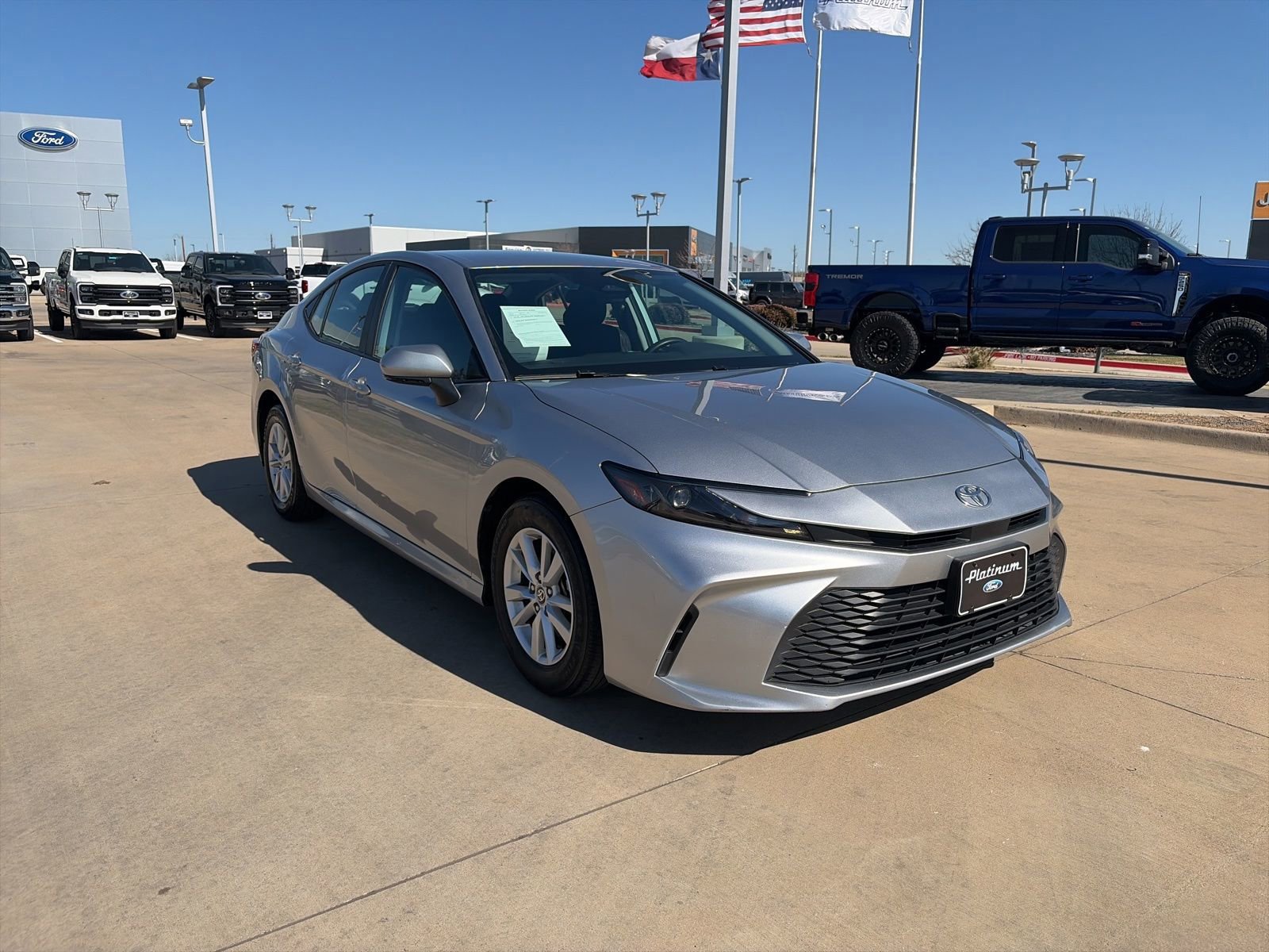 Used 2025 Toyota Camry LE image 8