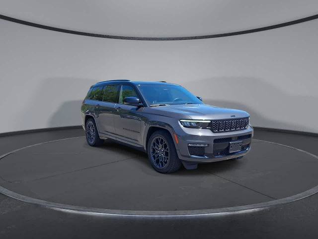 Used 2024 Jeep Grand Cherokee L Summit w/ Advanced Protech Group IV AWD/4WD image 2