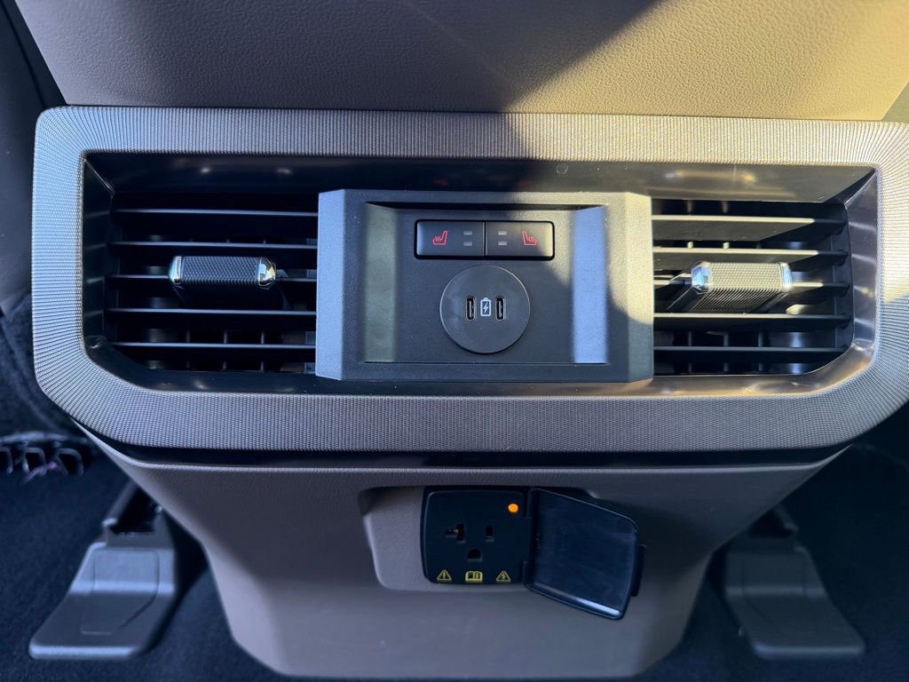 Certified 2025 Ford F350 Platinum w/ Platinum Plus Package image 19