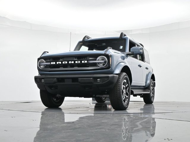 Certified 2025 Ford Bronco Outer Banks AWD/4WD image 36