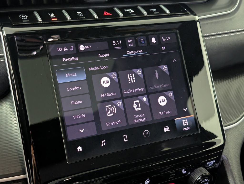 Used 2023 Jeep Grand Cherokee Altitude AWD/4WD image 10