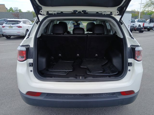 Used 2018 Jeep Compass Latitude w/ Popular Equipment Group FWD image 23