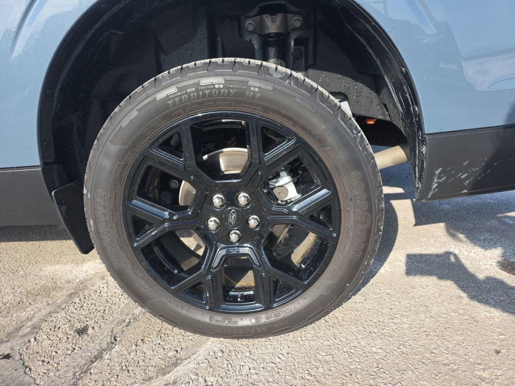 Certified 2025 Ford Maverick Lariat w/ Black Appearance Package image 11