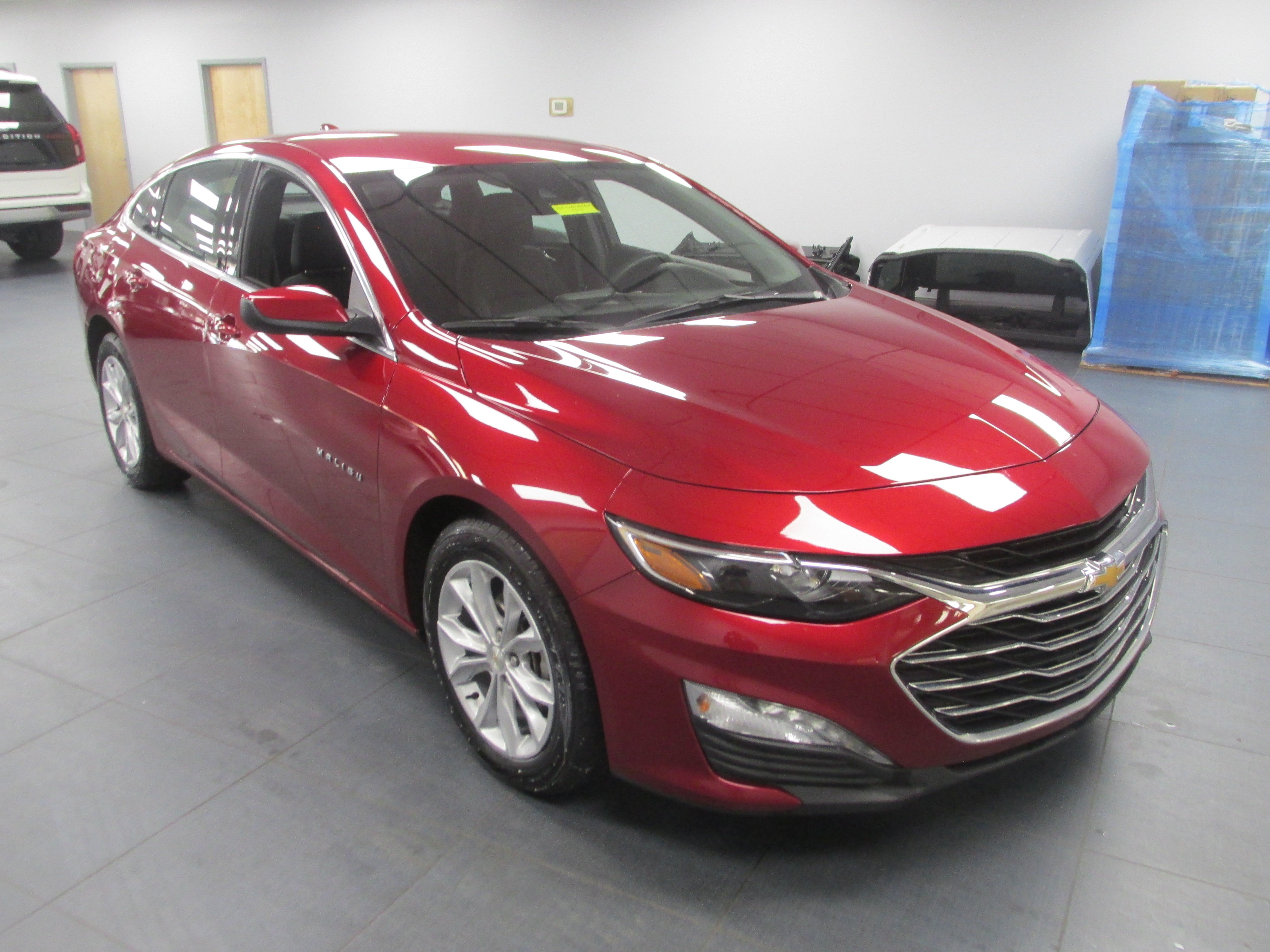 Used 2025 Chevrolet Malibu LT FWD image 3