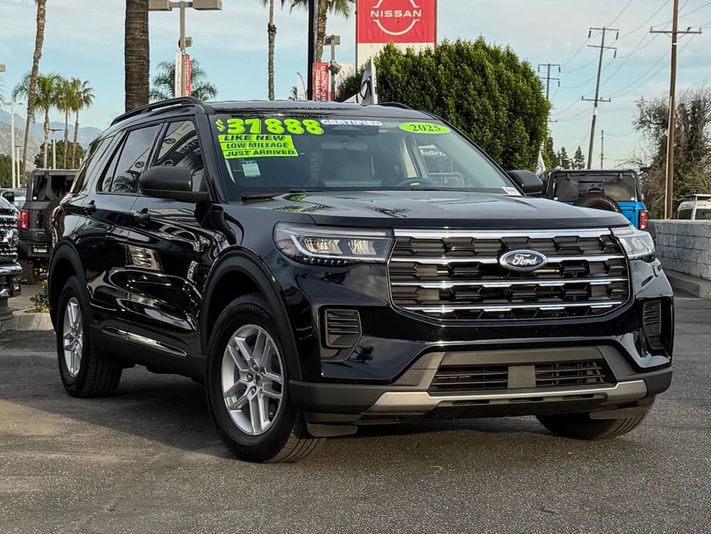 Certified 2025 Ford Explorer Active image 2