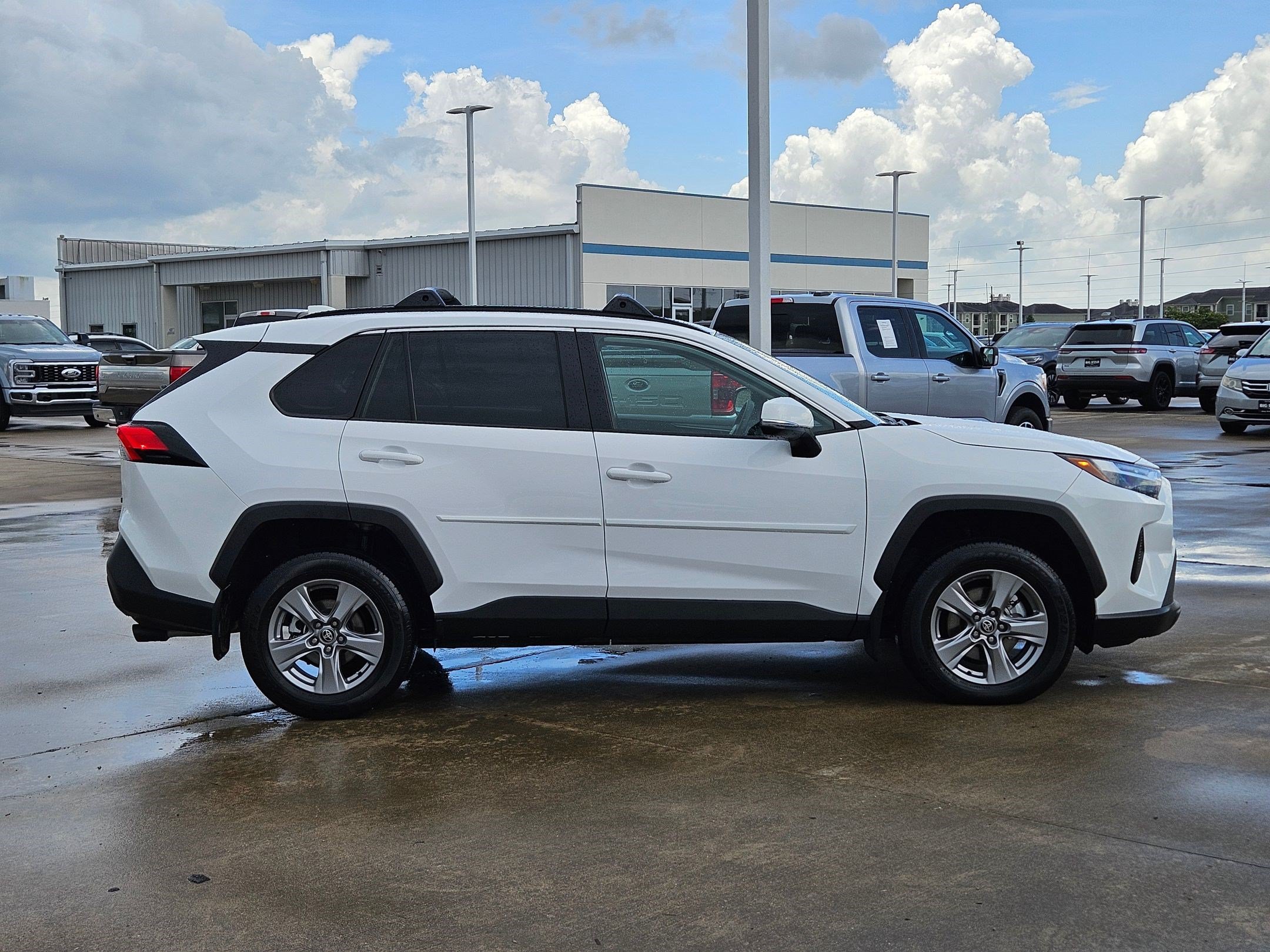 Used 2025 Toyota RAV4 XLE w/ Convenience Package FWD image 2