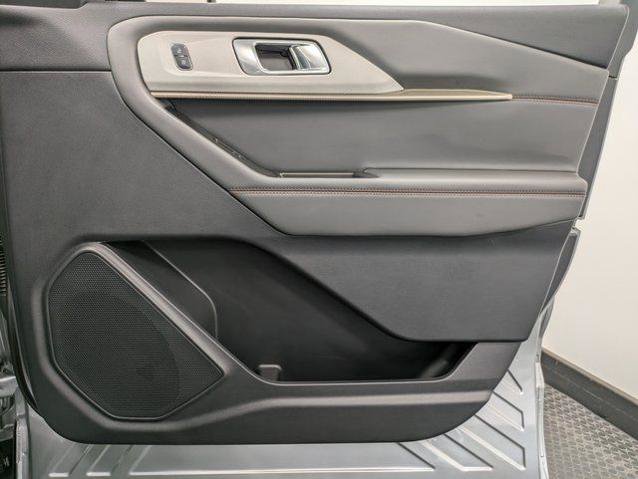 Certified 2025 Ford Explorer Active image 28