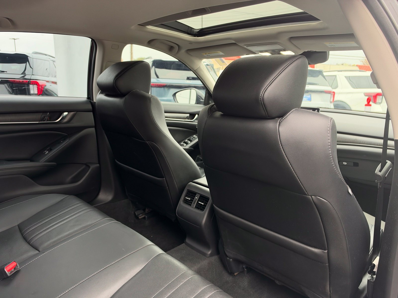 Used 2020 Honda Accord Touring image 30