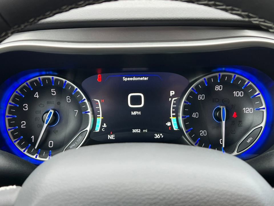 Used 2026 Chrysler Pacifica Select image 23