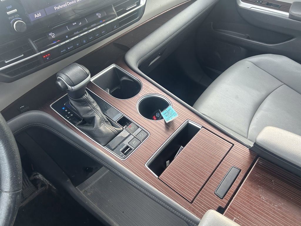 Used 2021 Toyota Sienna XLE image 26