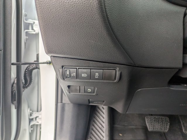 Used 2025 Toyota Corolla Cross AWD Hybrid image 16