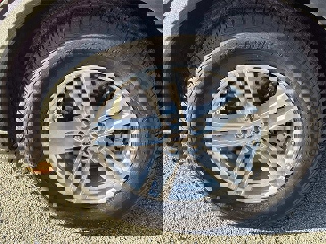 Certified 2022 Ford Explorer XLT w/ Class IV Trailer Tow Package image 11