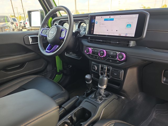 Used 2025 Jeep Gladiator Sport AWD/4WD image 16
