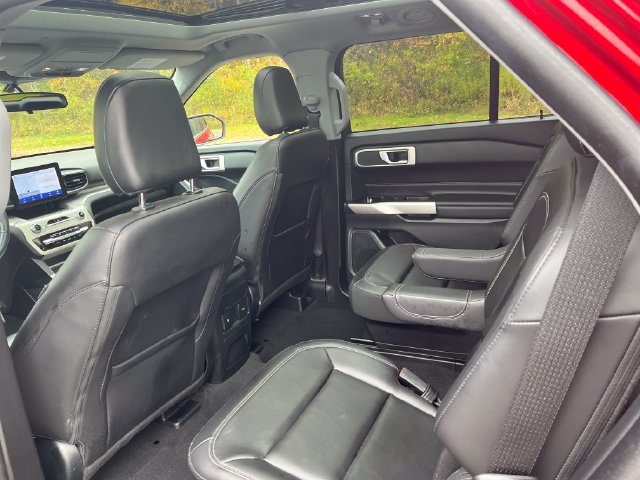 Certified 2023 Ford Explorer XLT w/ Equipment Group 202A AWD/4WD image 16