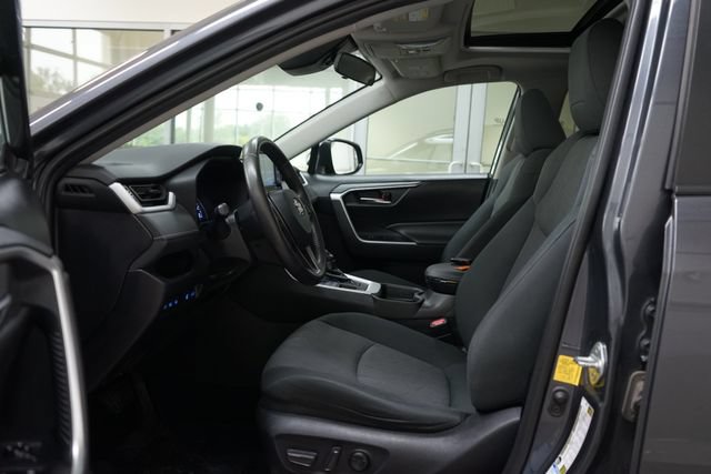 Used 2020 Toyota RAV4 XLE w/ Convenience Package AWD/4WD image 20