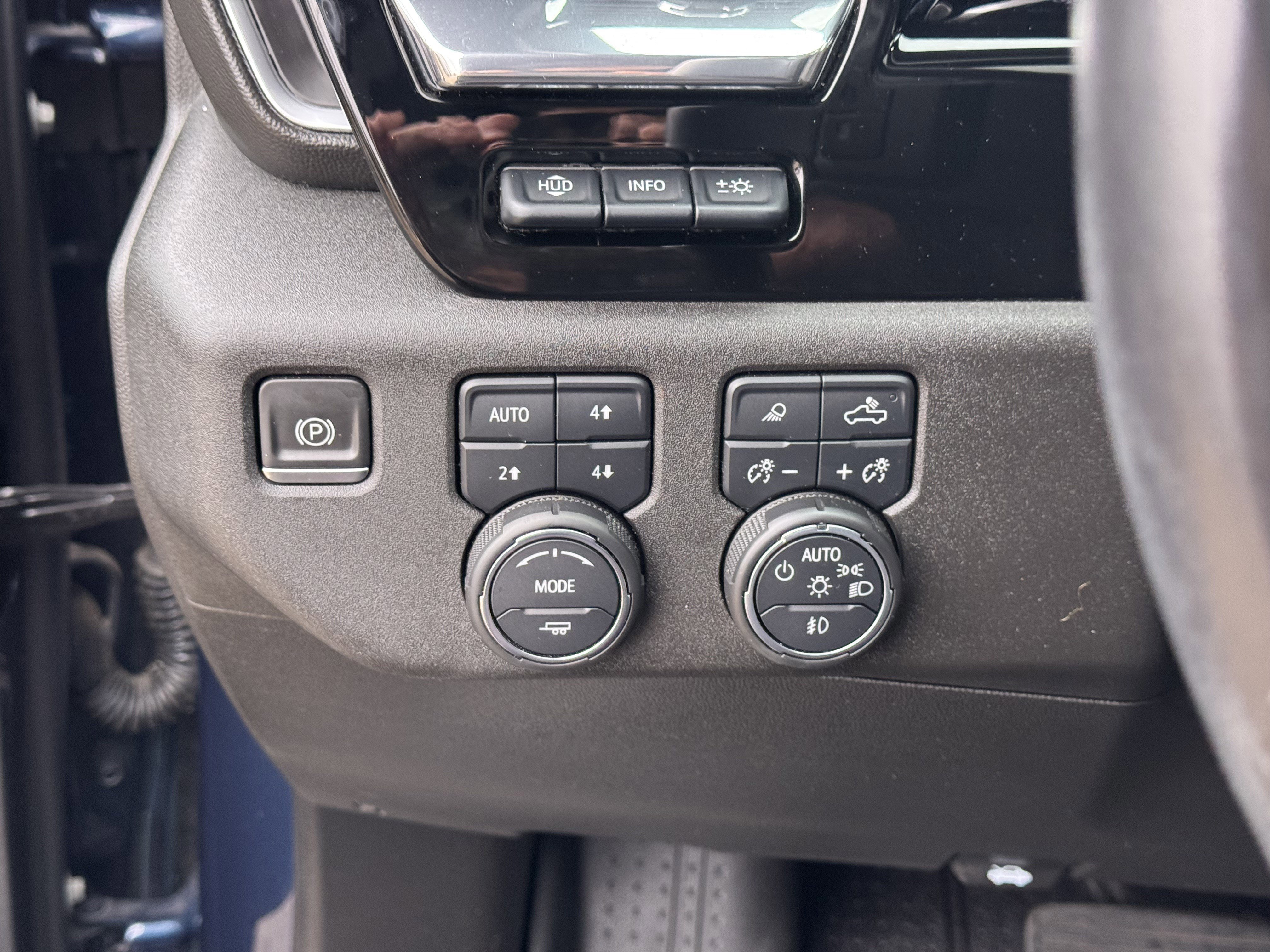 Used 2023 Chevrolet Silverado 1500 High Country w/ High Country Premium Package image 26