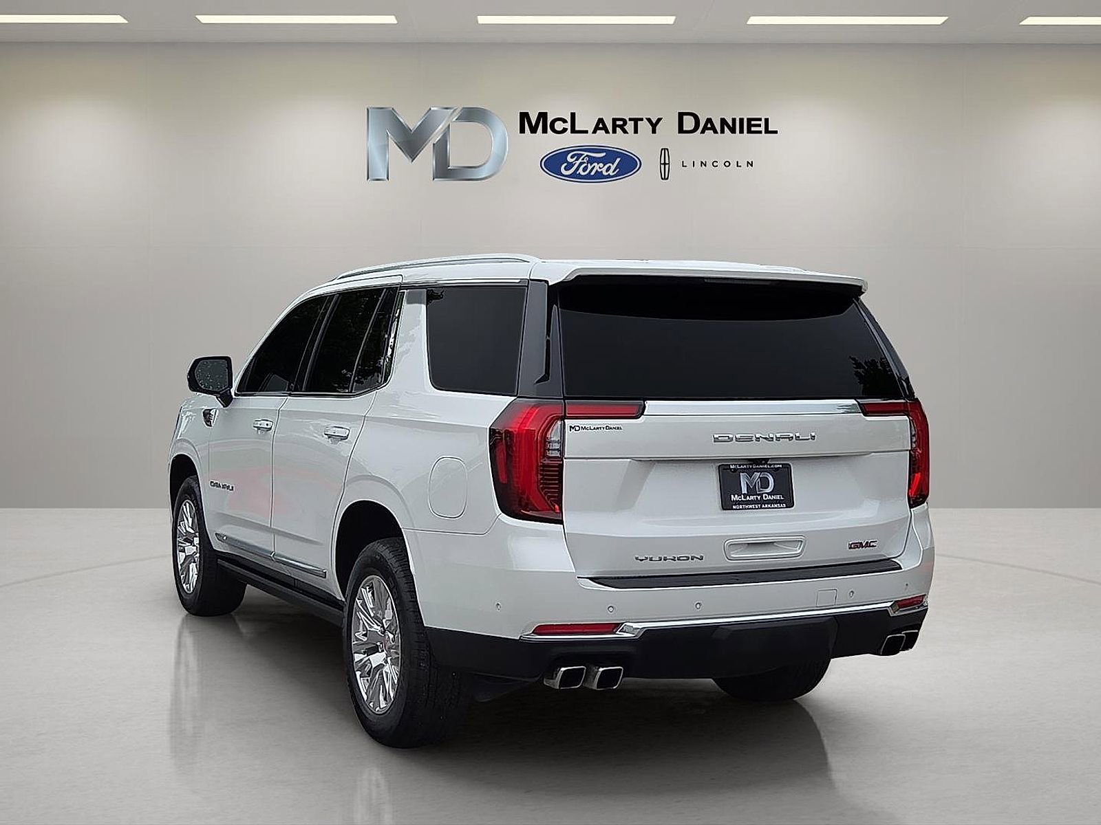Used 2025 GMC Yukon Denali w/ Sun & Power Step Package AWD/4WD image 4