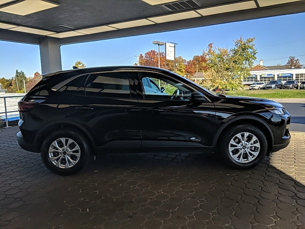 Certified 2023 Ford Escape Active image 2