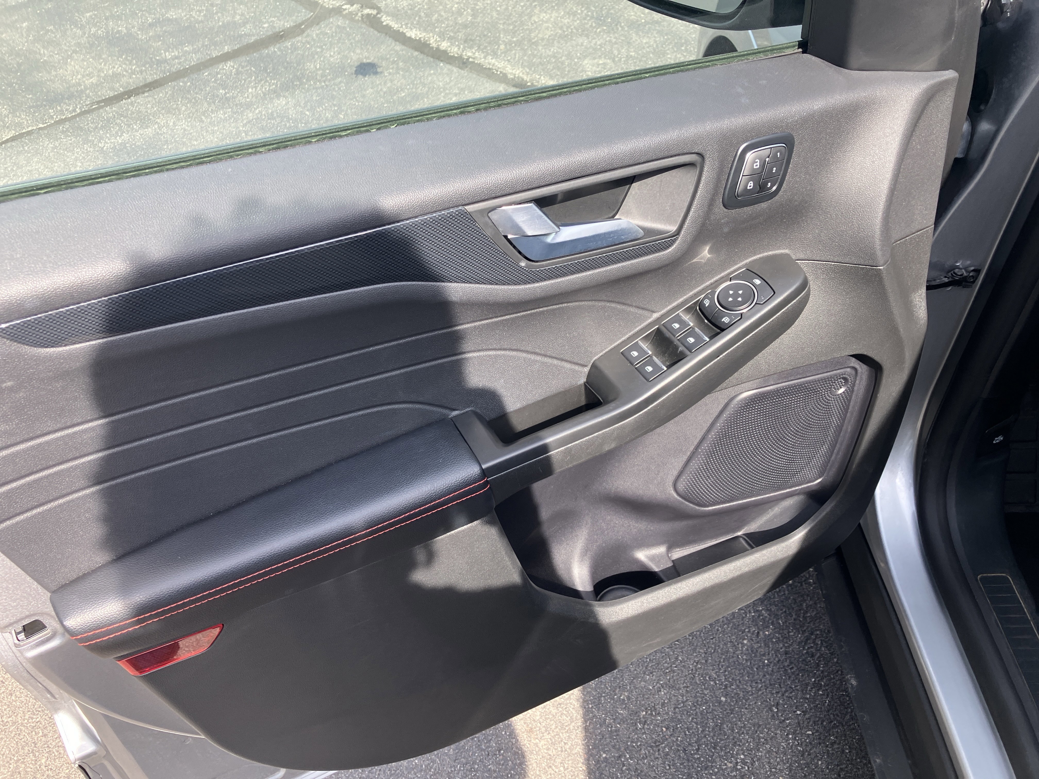 Certified 2024 Ford Escape ST-Line Elite AWD/4WD image 18