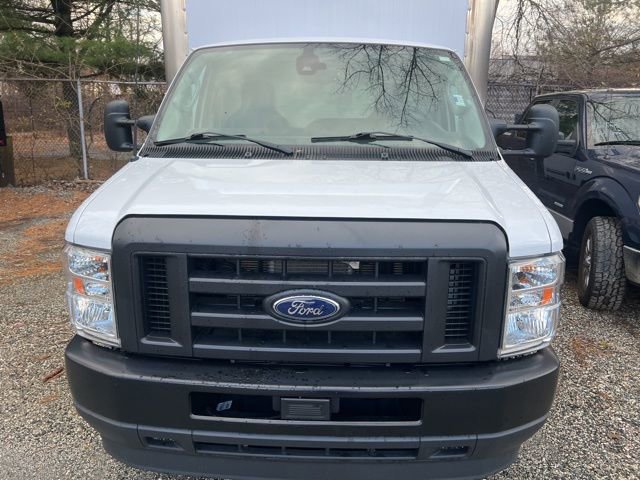 Certified 2024 Ford E-350 and Econoline 350 Super Duty w/ Driver's Safety Package image 2