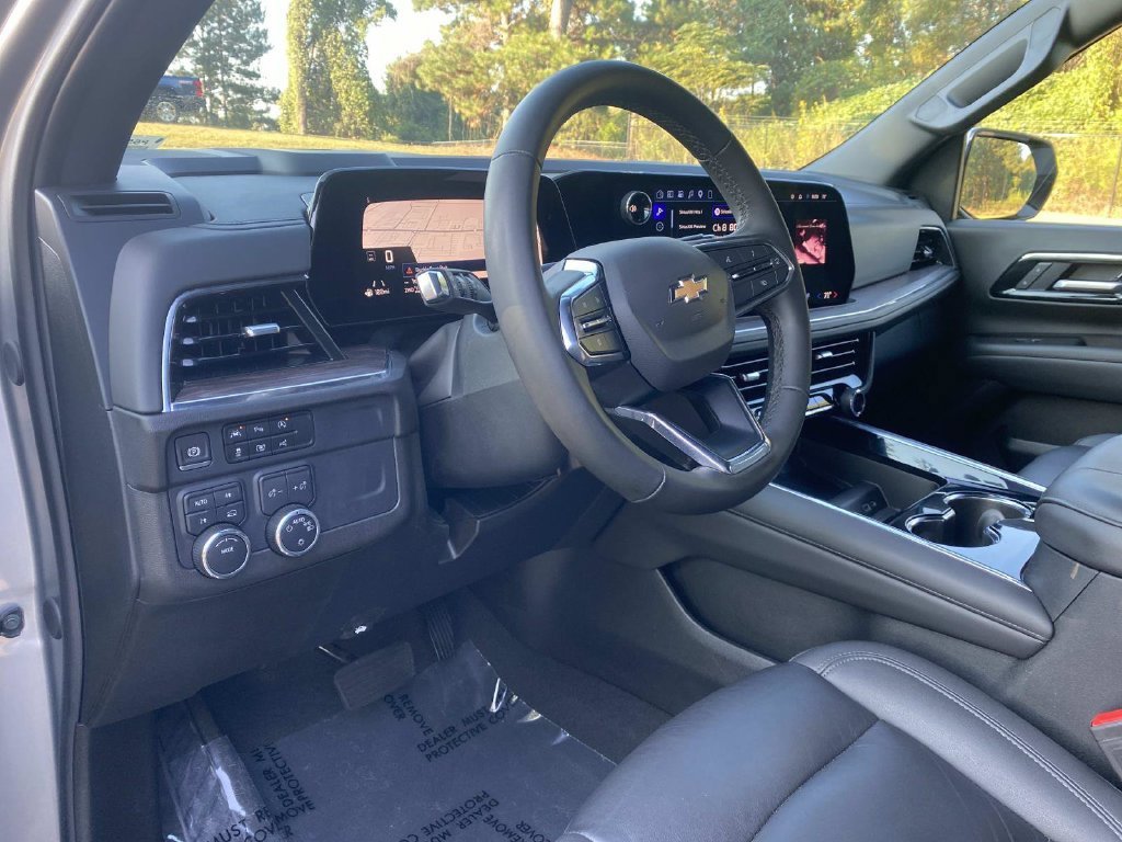 Used 2025 Chevrolet Tahoe LT AWD/4WD image 23