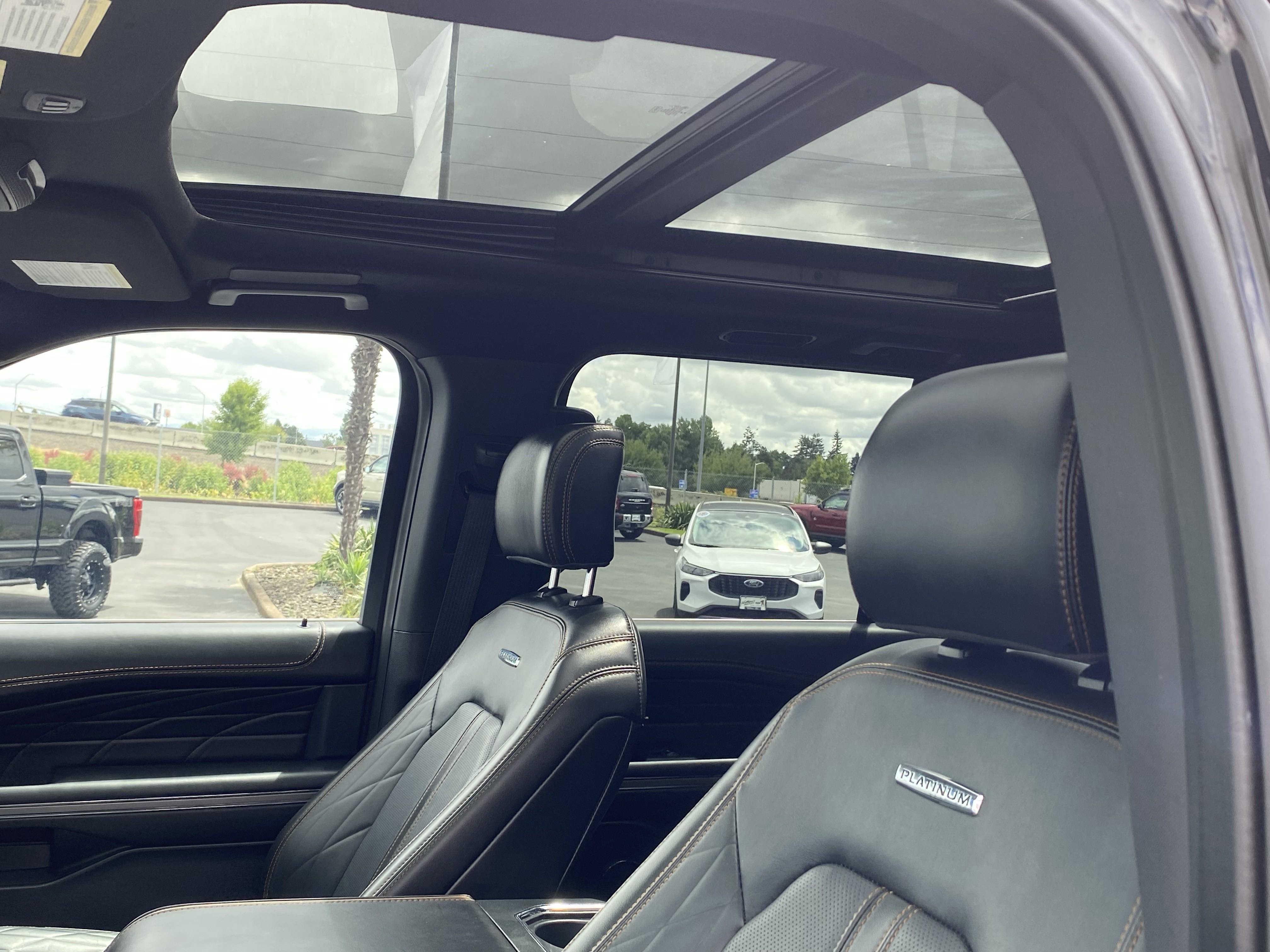 Certified 2023 Ford Expedition Platinum image 17