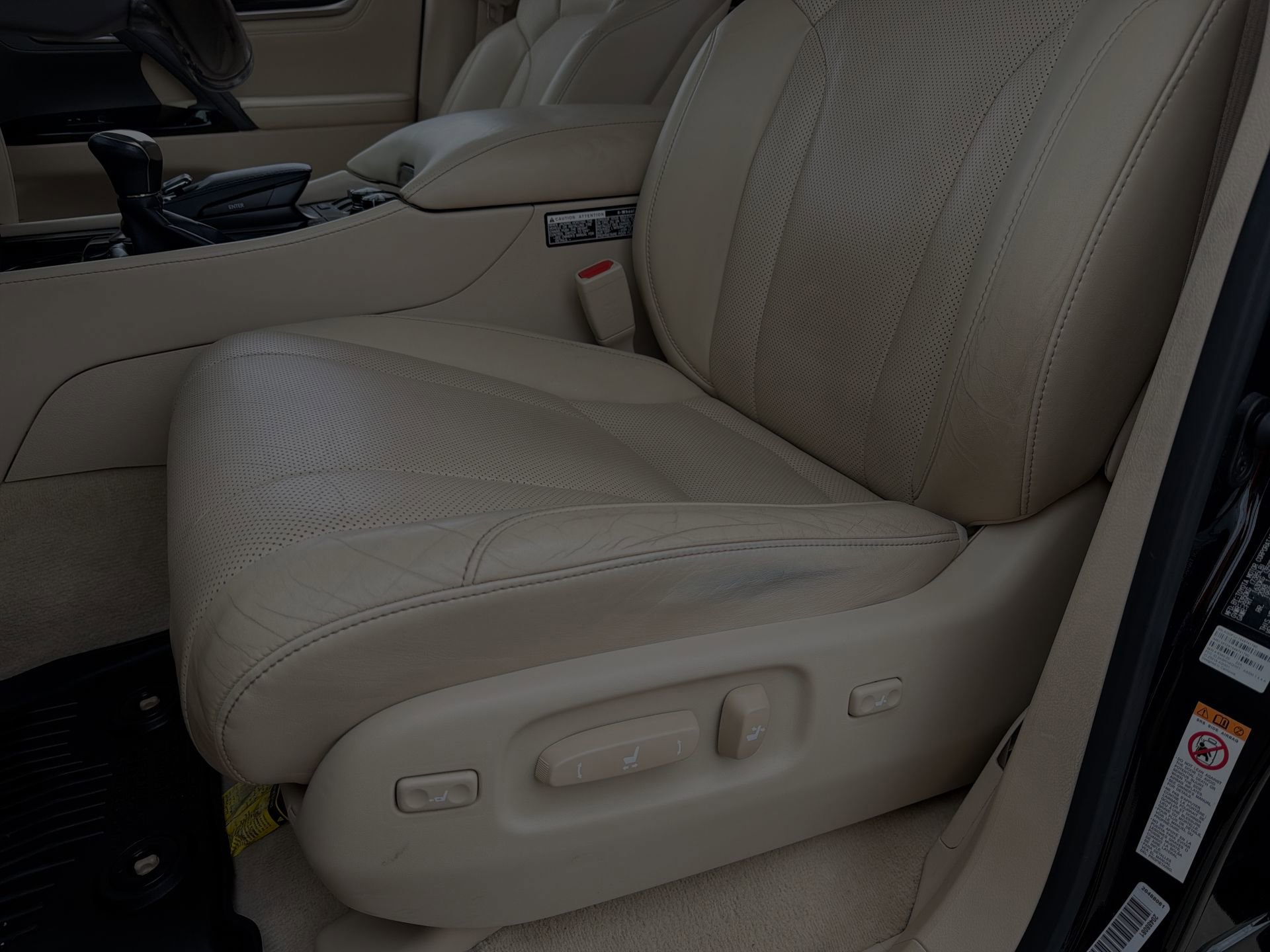 Used 2018 Lexus LX 570 4WD image 12