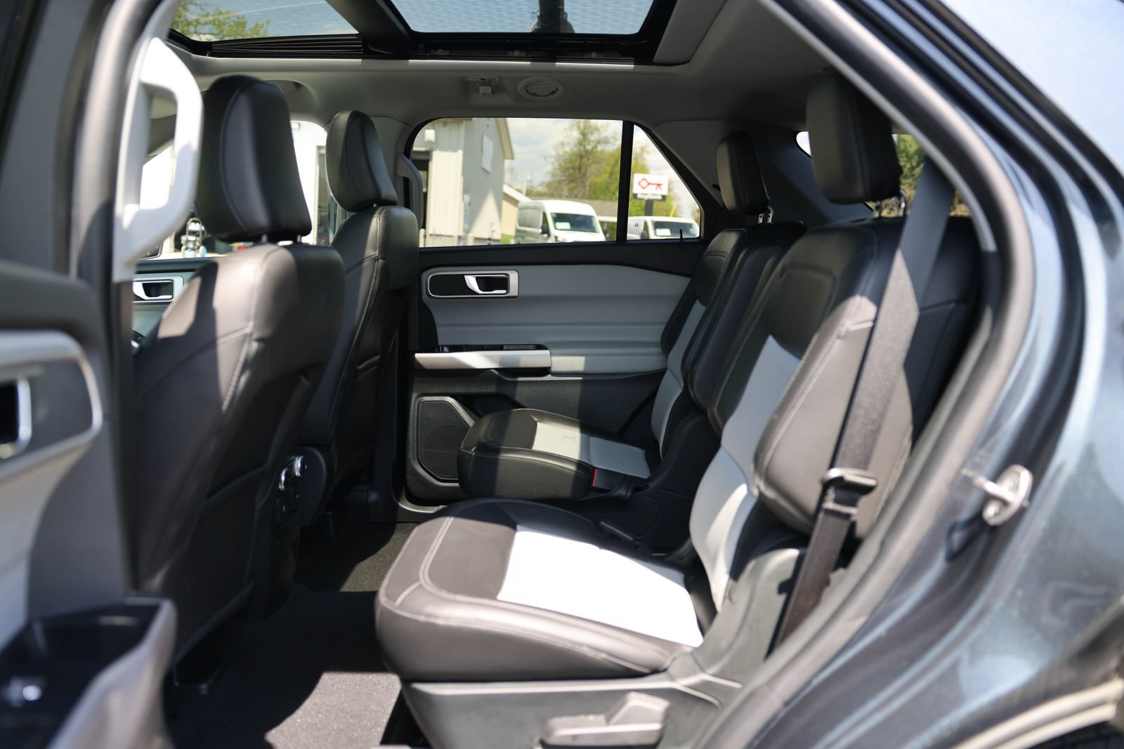 Certified 2023 Ford Explorer XLT w/ Equipment Group 202A AWD/4WD image 16