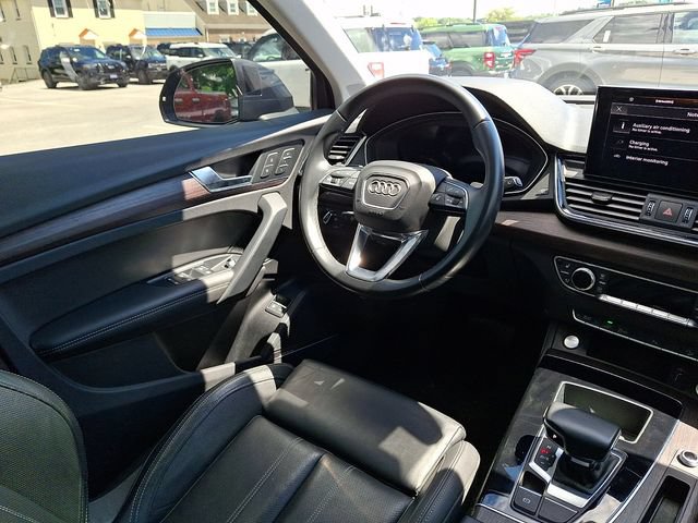 Used 2021 Audi Q5 e Premium Plus w/ Premium Plus Package AWD/4WD image 14