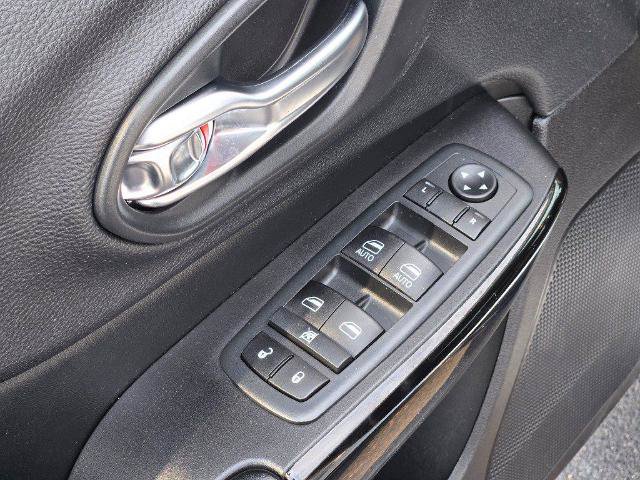 Used 2020 Jeep Cherokee Latitude Plus AWD/4WD image 20