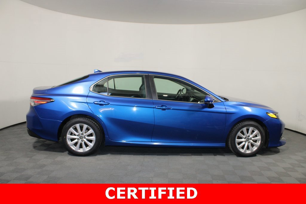 Used 2019 Toyota Camry LE image 4