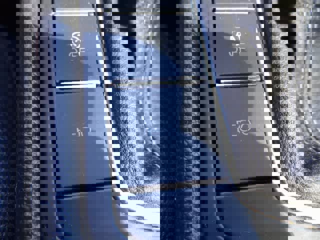 Used 2024 Volkswagen Jetta SE image 30