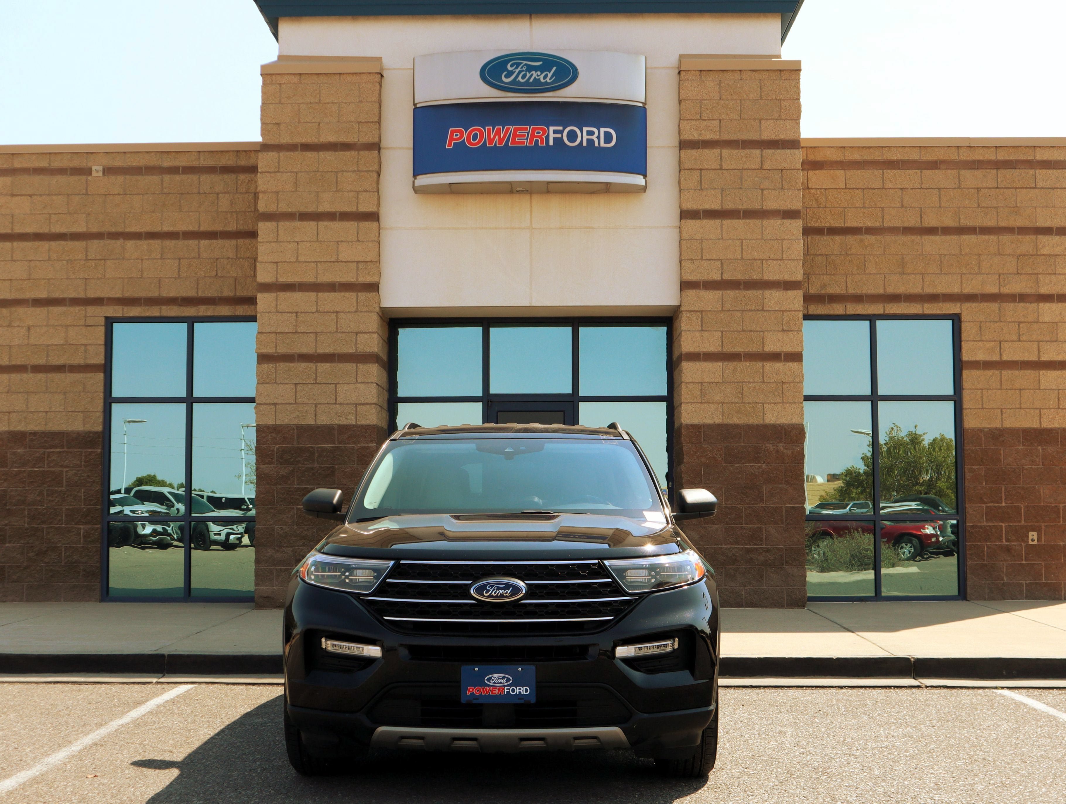Certified 2023 Ford Explorer XLT w/ Equipment Group 202A AWD/4WD image 3