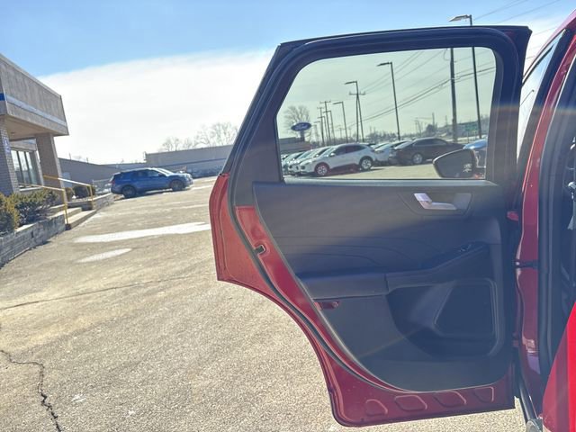 Certified 2023 Ford Escape Platinum w/ Class II Trailer Tow Package image 23