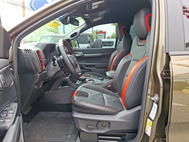 Certified 2025 Ford Ranger Raptor AWD/4WD image 3