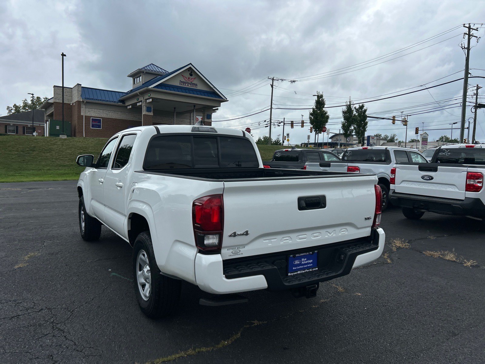 Used 2023 Toyota Tacoma SR AWD/4WD image 10