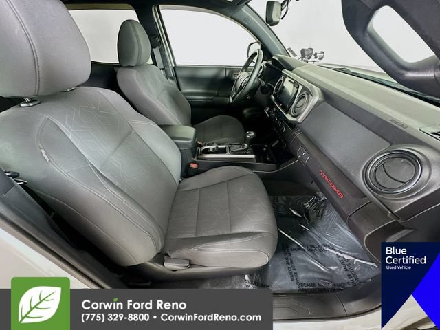 Used 2017 Toyota Tacoma TRD Off-Road AWD/4WD image 32