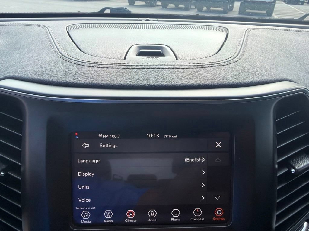 Used 2019 Jeep Cherokee Latitude w/ Popular Appearance Group FWD image 25