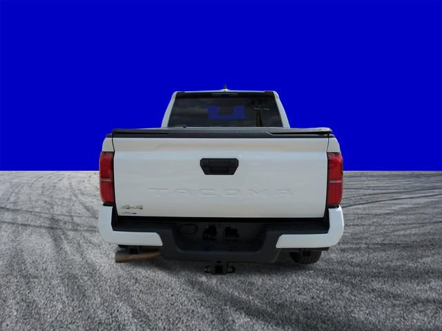 Used 2025 Toyota Tacoma SR5 AWD/4WD image 5