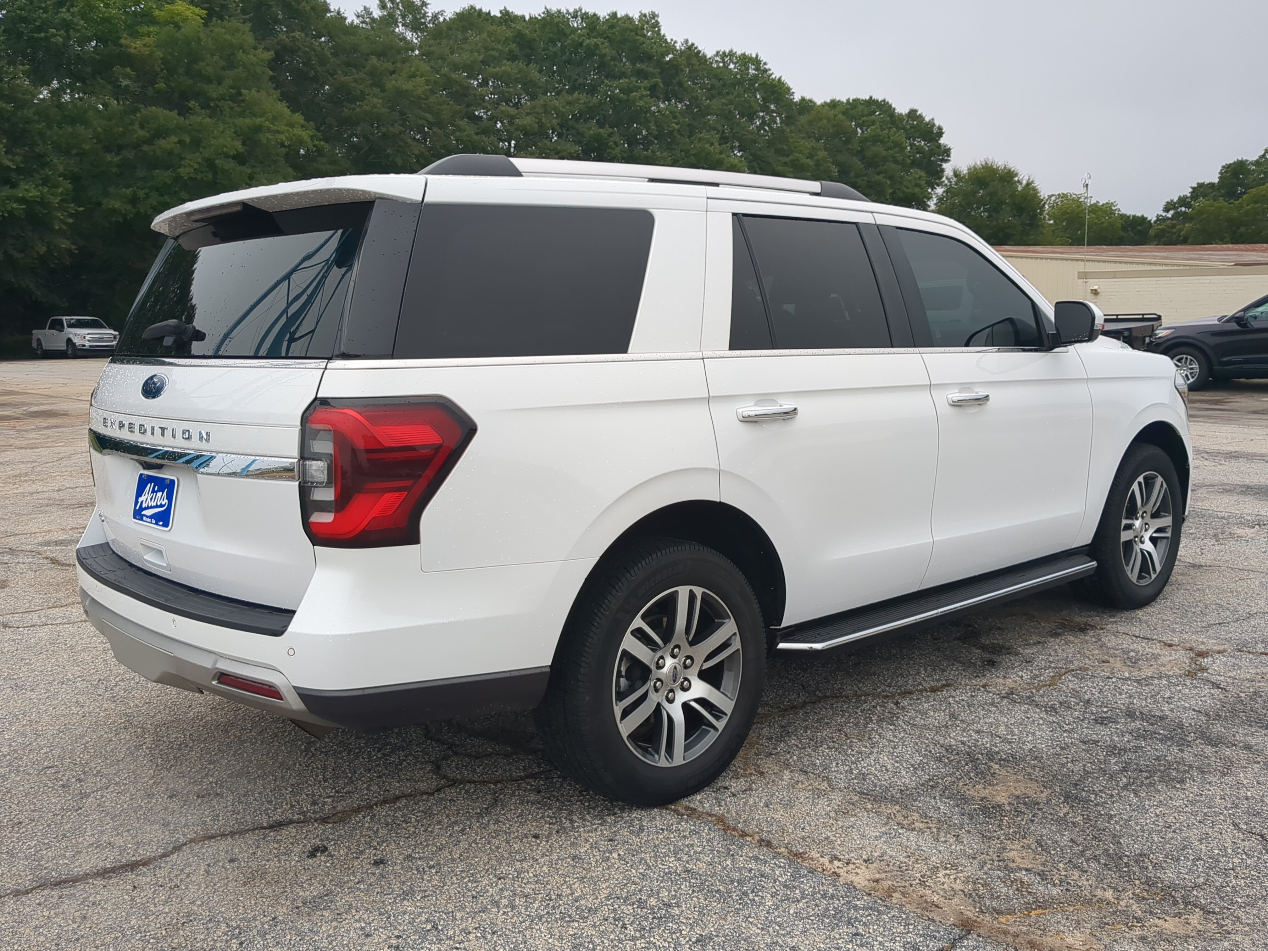 Certified 2022 Ford Expedition Limited AWD/4WD image 3